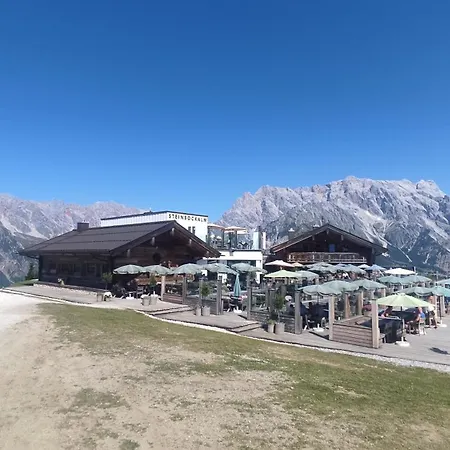 Modernes In Traumkulisse Auf 1200 M *